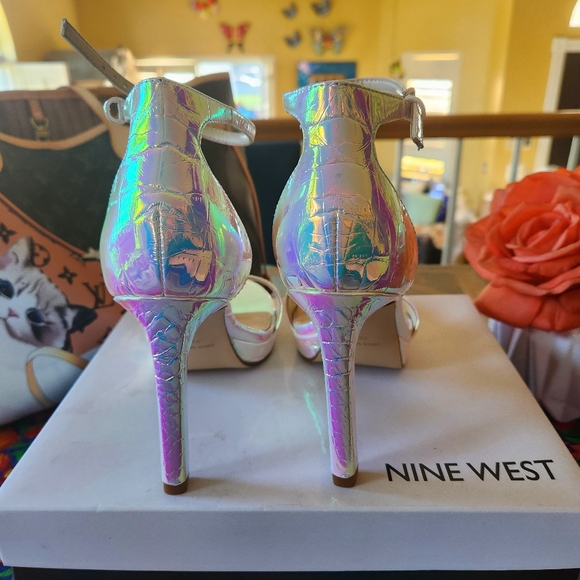 Nine West Edyn 3 in Heeled Sandals sz 7 1/2 Iridescent Croc - Picture 2 of 6